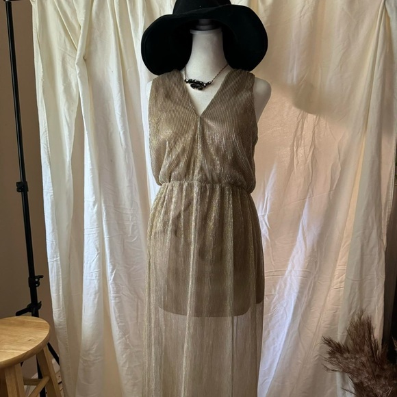 Francesca’s ✨🌙 Golden Formal Maxi Dress - Medium - Picture 2 of 8